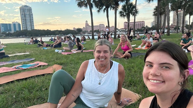 michelle-and-her-daughter-doing-yoga-in-flordia.jpg 