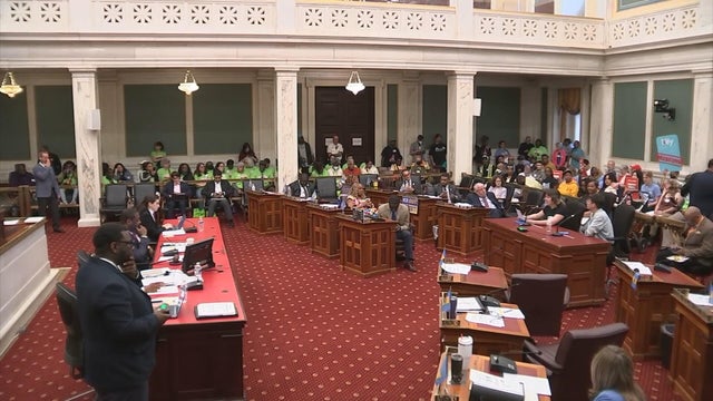 17pkg-ds-city-council-rideshare-tax-frame-525.jpg 