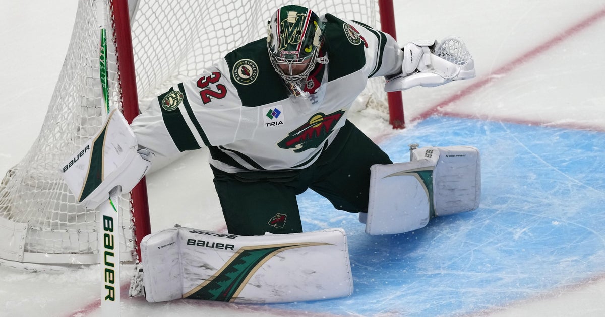 MacKinnon has goal and 2 assists in 5-2 win over Wild as Avalanche take 2-0 lead in series