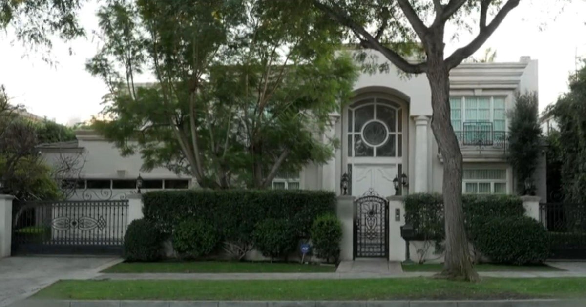 Forensic evidence raises suspicion about widow's death in her Beverly Hills mansion