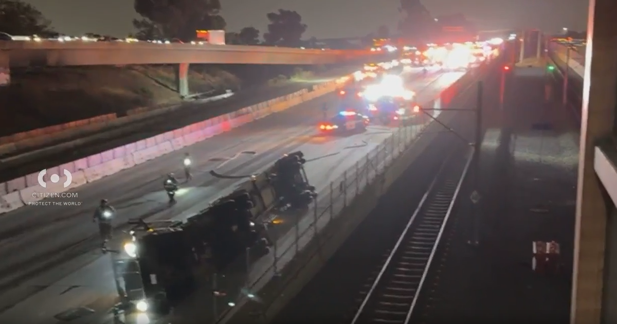 South Los Angeles 105 Freeway's westbound lanes blocked after truck ...