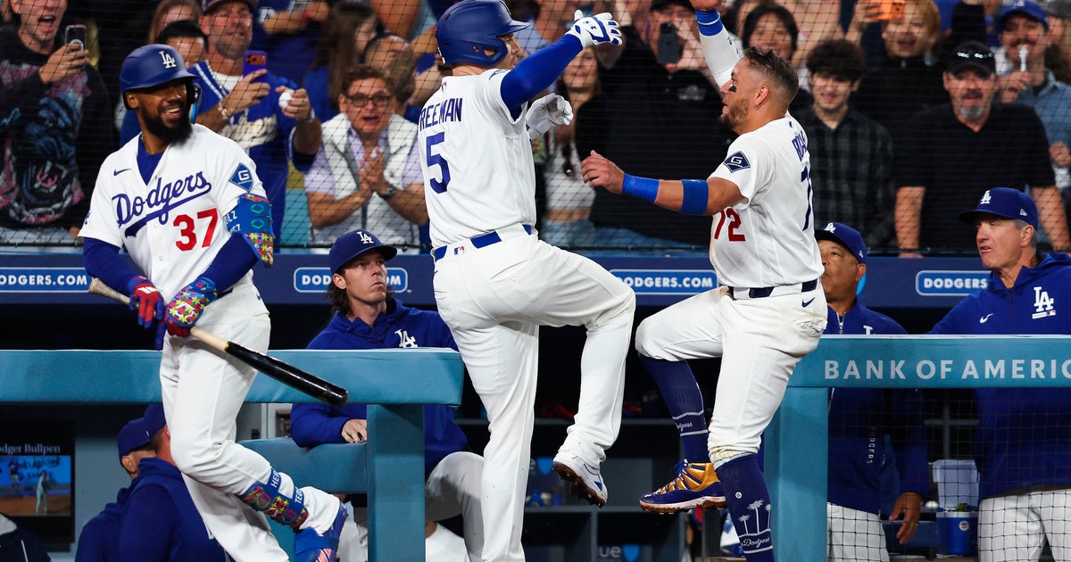 Freeman homers to lead Dodgers past Sale and Braves, 3-1