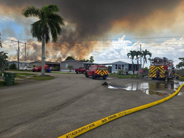 Large wildfire in western Broward County sends smoke toward Pembroke Pines neighborhood, authorities say Large wildfire in western Broward County sends smoke toward Pembroke Pines neighborhood, authorities say