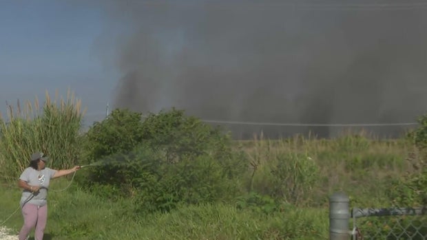 cbsmiami-max-road-fire-1.jpg 
