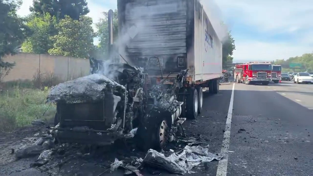 semi-truck-fire-i5-south-sac.png 