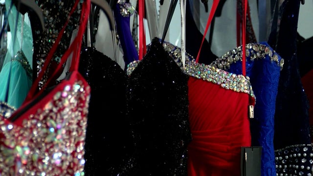 tease-11b-prom-dress-sc-wcbshs7k-hi-res-still.jpg 