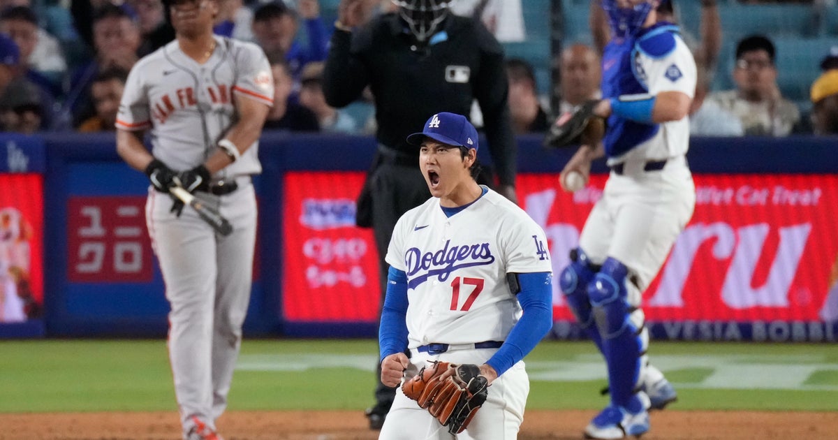 Ohtani throws 7 scoreless innings as Dodgers beat Giants 4-0 to end 4-game losing streak