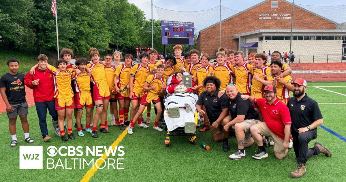 Teen severely injured in deadly crash gets emotional reception at rugby ...