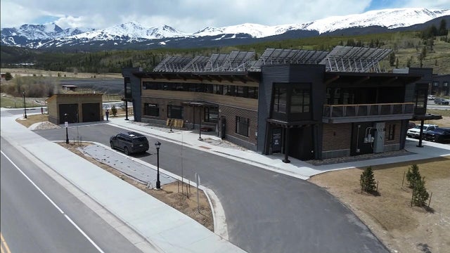 center.jpg 