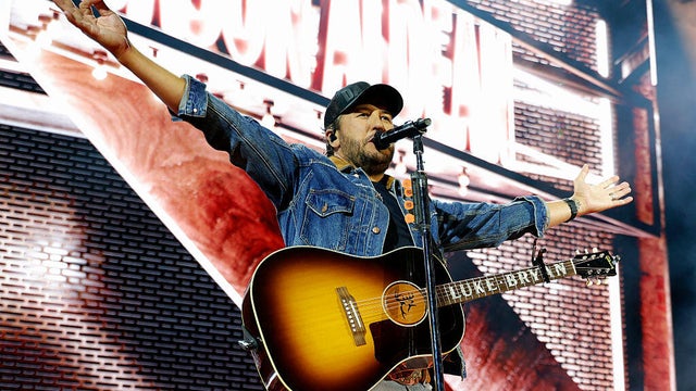Live Between The Hedges With Jason Aldean & Luke Bryan 