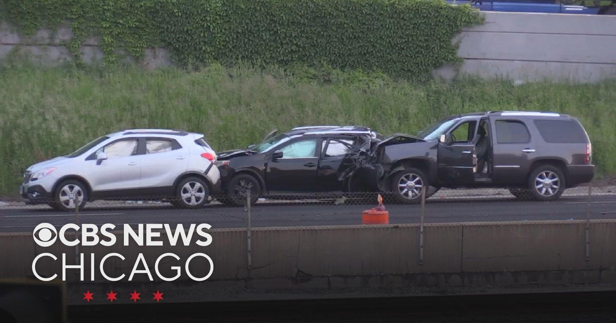 Chain-reaction crash, shooting on Eisenhower Expressway in Chicago ...