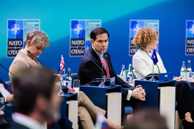 NATO foreign ministers meet in Sweden 