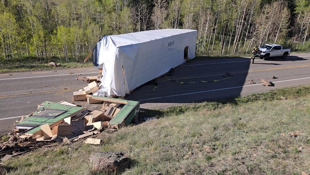 Part of home falls from trailer in southwestern Colorado onto Highway 62