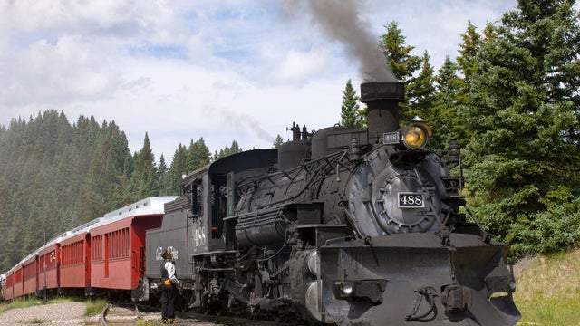 railroad-tracks-generic.jpg 