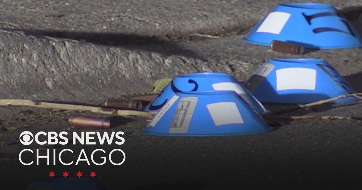 17-year-old boy shot while walking outside on Chicago's Near West Side ...