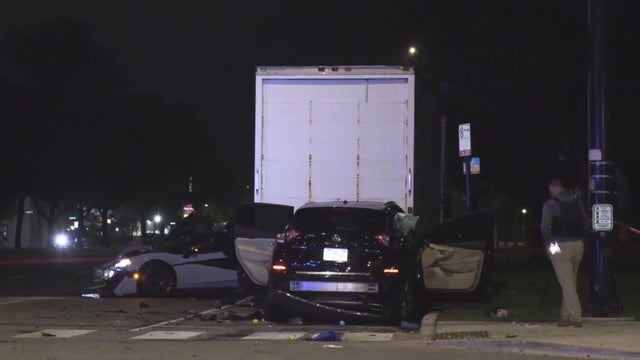 stony-island-ave-crash-2.jpg 