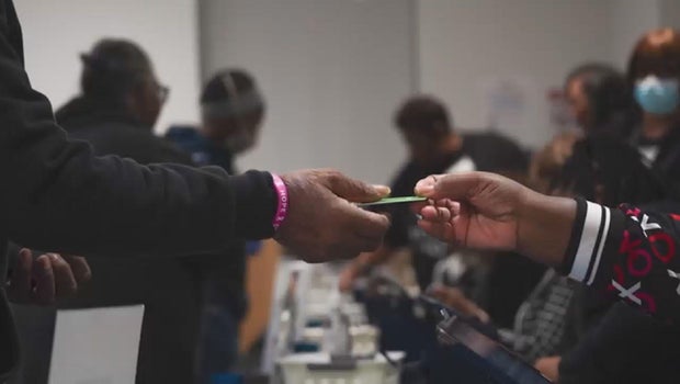 Expert: New policy on immigrants seeking green cards is causing confusion in Chicago, beyond