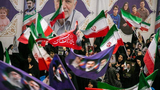 Iranians Gather To Commemorate War Dead 
