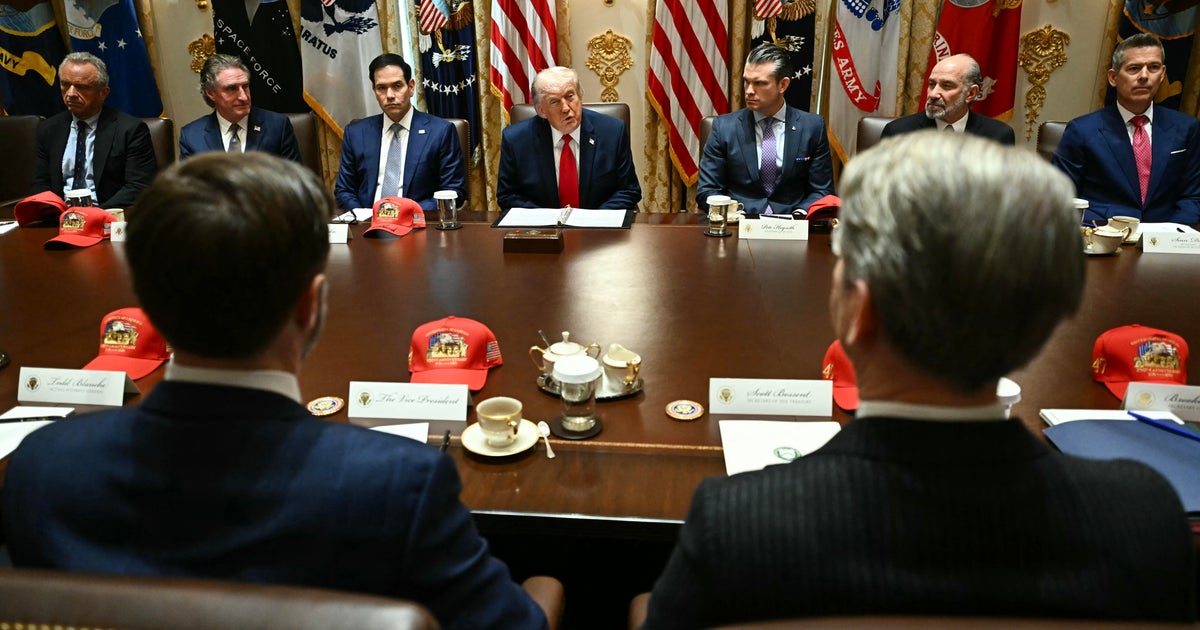 Trump holds Cabinet meeting as negotiations continue to end Iran war