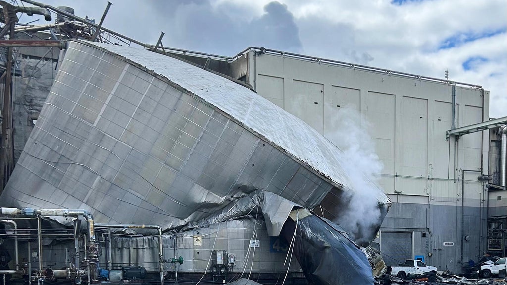 7 of 9 bodies recovered after chemical tank implosion at Washington state paper mill