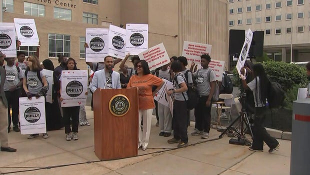 Students urge Philadelphia school board to keep their school open: 