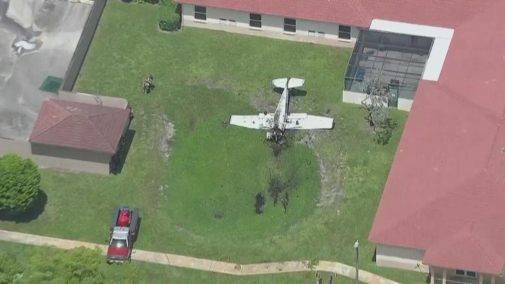 Plane crash reported in Pembroke Pines, officials say