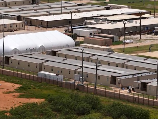 Children “held like criminals” inside ICE detention center