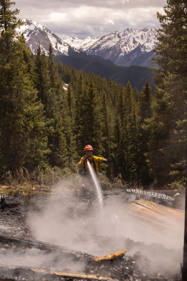 aspen-mountain-cabin-fire-6-aspen-fire-on-fb.jpg