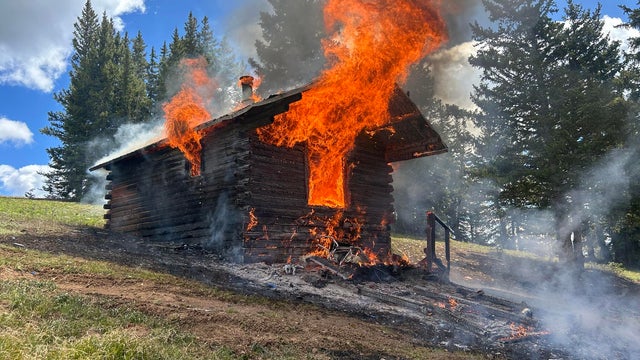 aspen-mountain-cabin-fire-1-aspen-fire-on-fb.jpg 