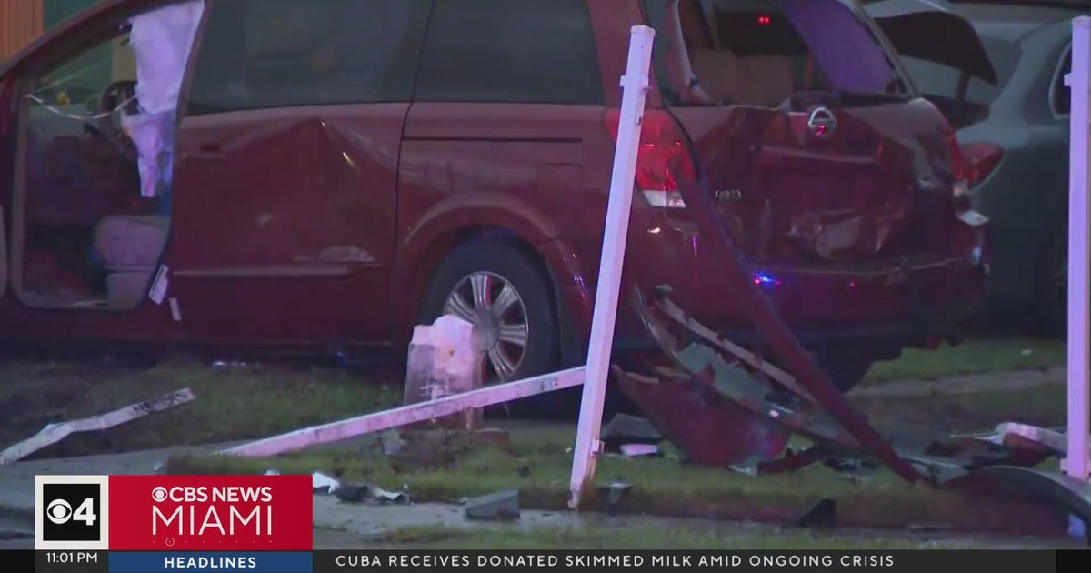 Car crashes into southwest Miami home - CBS Miami