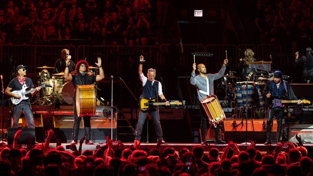 sm-gallery-bruce-springsteen-unitedcenter-chicago-042926-kirstine-walton-32.jpg 