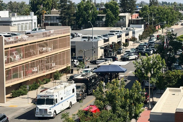 Suspect barricaded in Bakersfield bank standoff