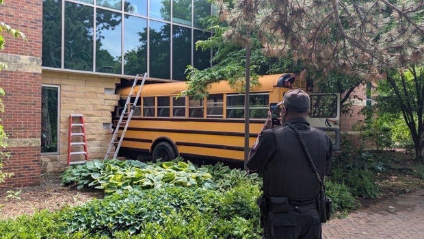 hamline-bus-crash-photo-1-credit-matilda-urbia.jpg 