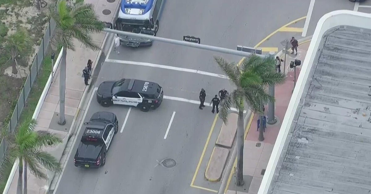 Miami Beach shooting leaves man critically injured, police say