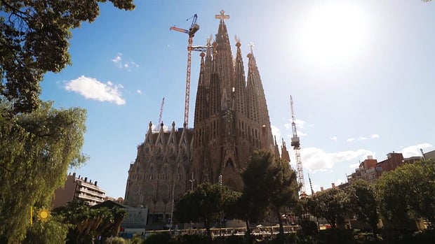 sagrada-familia-exterior-d.jpg