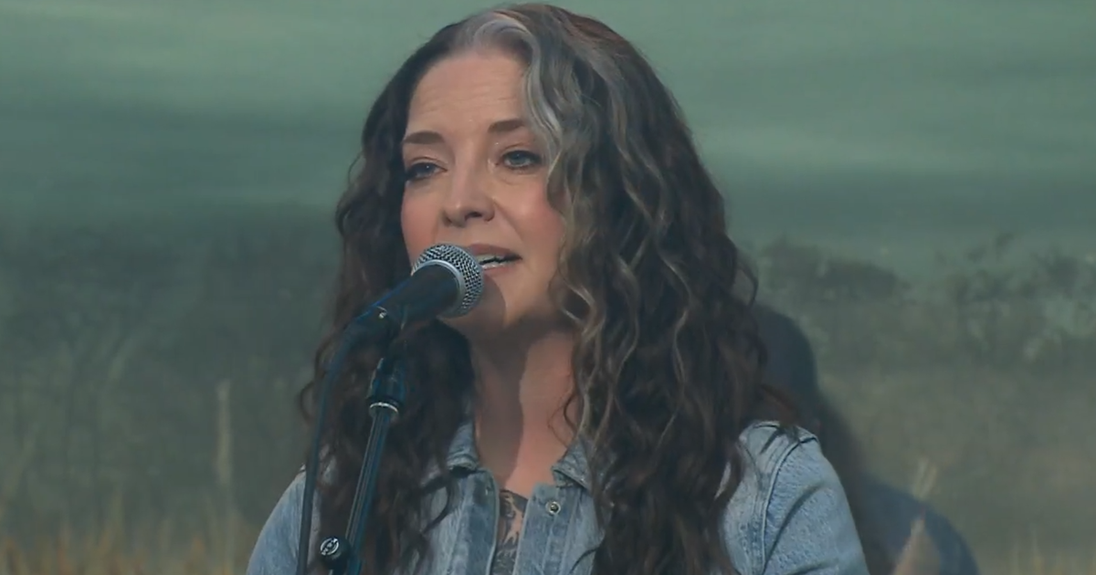 Saturday Sessions: Ashley McBryde performs "Ten To Midnight"