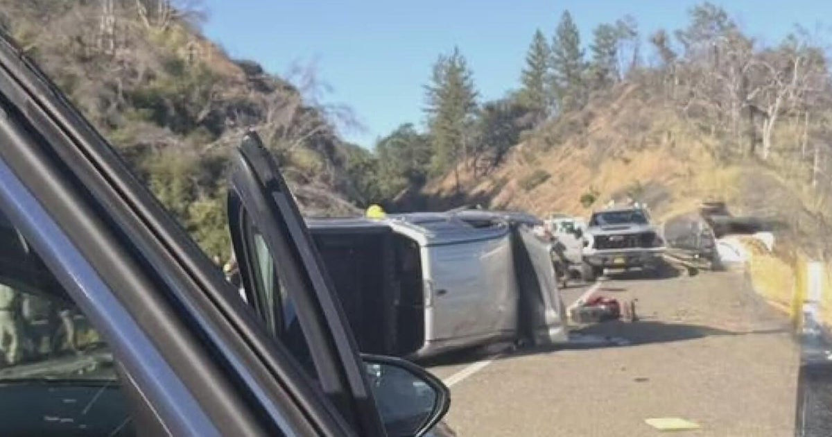 At least 1 dead in crash on Foresthill Road in Placer County