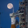 rollout2-vab.jpg 