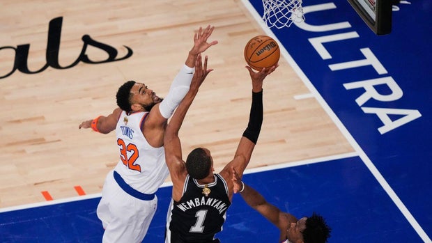 knicks-spurs-game-3-wemby.jpg 