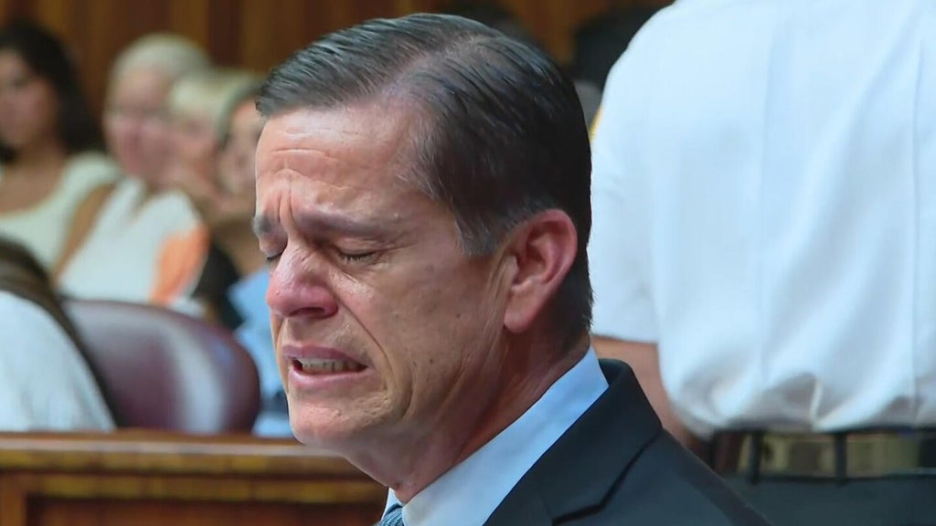 Opening statements in George Pino boat crash trial suspended Monday after he breaks down in tears