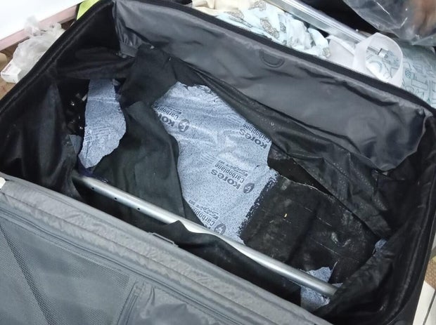 suitcase-hkmspfcbiaeixqz.jpg 