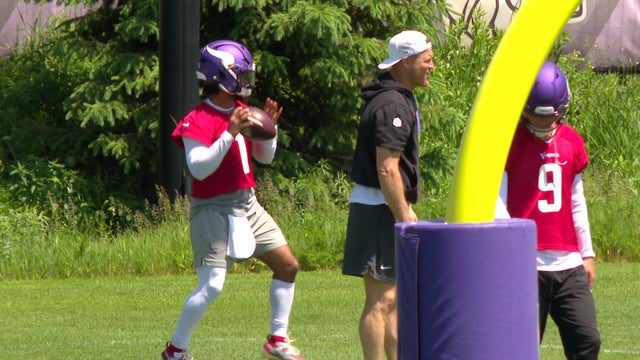 vikings-minicamp-qbs-pkg-wccoamp8.jpg 