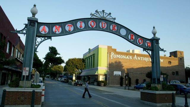 The entrance to Pomona's antique row neighborhood. This photo was taken on 11/24/2004. 