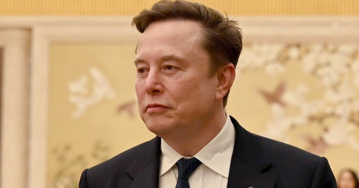 SpaceX set to go public, could make Elon Musk a trillionaire