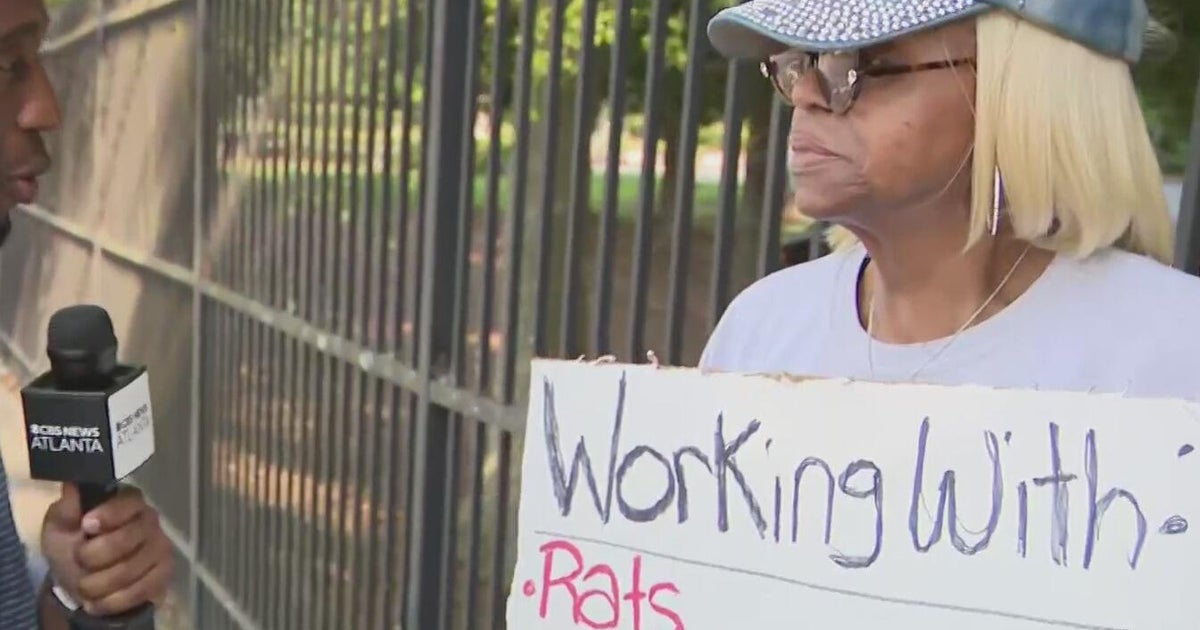 IRS employees protest rat-infested workplace in Chamblee: “We’ve had ...