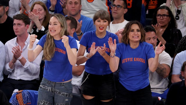 Este Haim, Taylor Swift, and Mariska Hargitay attend Game Four of the 2026 NBA Finals between the San Antonio Spurs and the New York Knicks at Madison Square Garden on June 10, 2026 in New York City. 