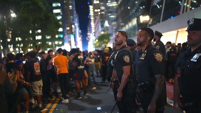 Knicks fans flood Bryant Park and New York streets for NBA Finals Game 3 