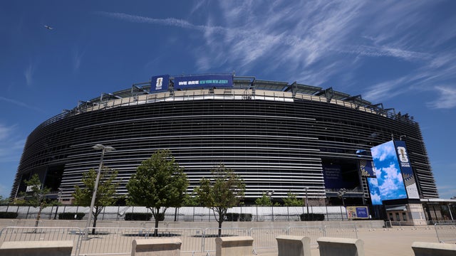 A $30,000 Helicopter Or $150 Train: World Cup Transit Is A Mess 