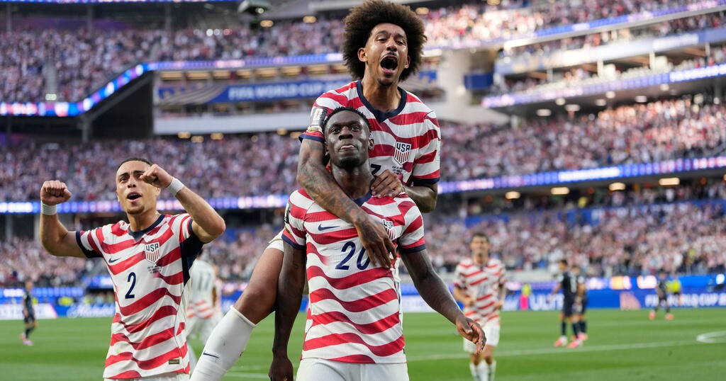 U.S. cruises past Paraguay 4-1 in World Cup opener