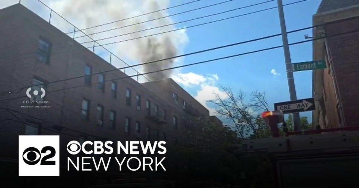 3 hurt in Queens apartment fire - CBS New York